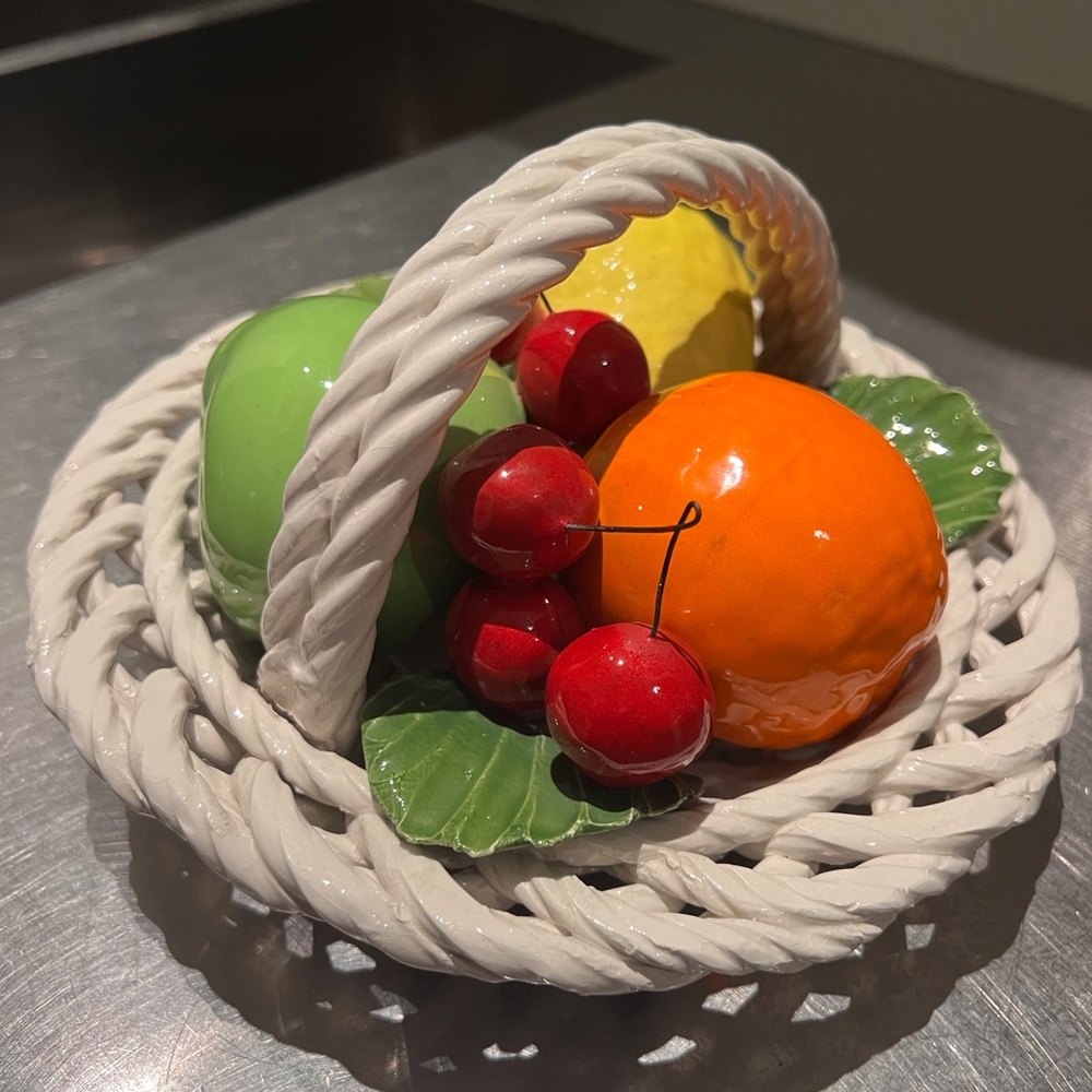 CERAMIC FRUIT BASKET - vintage